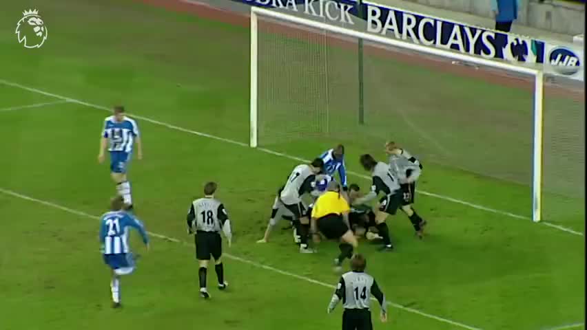 【英超憋笑挑战】全程高能，看到哪个你笑了？（英超搞笑视频）