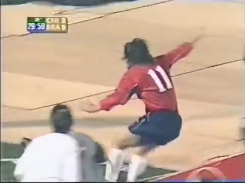 双萨珠联璧合！2000年世预赛智利3-0完胜巴西