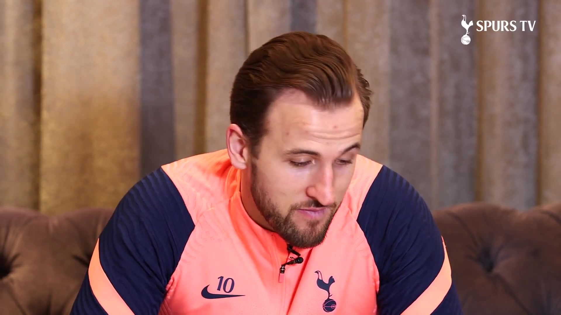 凯恩体验热刺社交媒体小编的一天（凯恩 热刺）