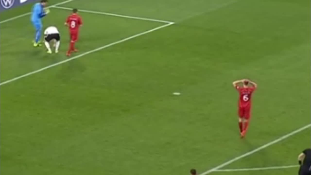 囧！维尔纳踢疵后对手都抱头（维尔纳踢什么位置）