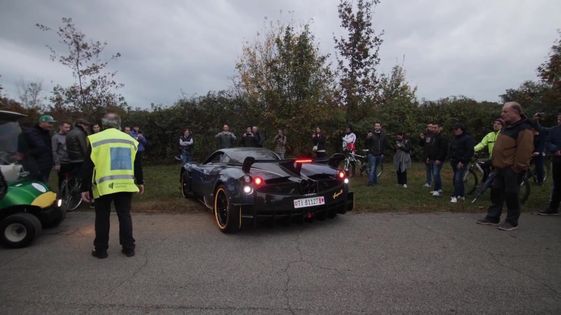 老外看了都羡慕！张康阳价值3千万元的帕加尼极跑（张康阳帕加尼bc）