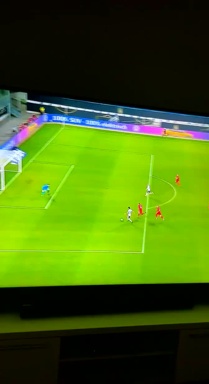 快乐足球！维尔纳世预赛空门不进（门将维尔纳）