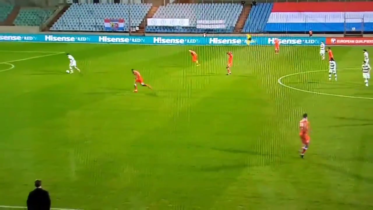 发生了什么？C罗比赛中大单刀不进（发生了什么?c罗比赛中大单刀不进球）