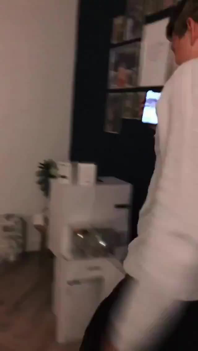 哈哈哈！德里赫特用巴萨队歌整蛊德容（德里赫特加盟巴萨视频）