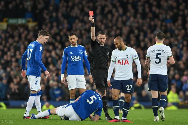 （英超:热刺2-2战平埃弗顿 凯恩双响）英超-凯恩造红牌后点球破门，基恩送点+补时绝平，埃弗顿1:1热刺