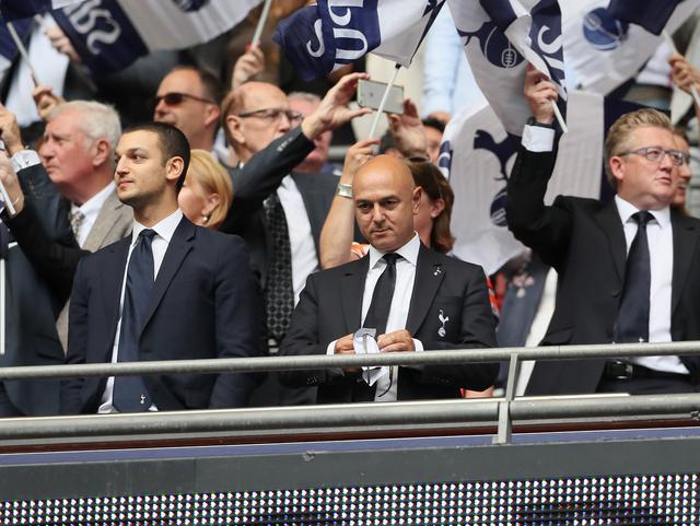 （内维尔 卡拉格）卡拉格、内维尔批热刺：列维让斯特里尼执教就是想省钱