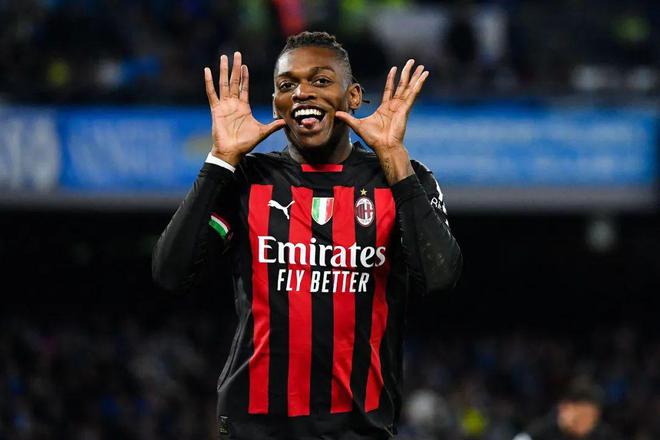 （米兰4:0打赢前哨战,欧冠碰那不勒斯更刺激了）米兰4:0打赢前哨战，欧冠碰那不勒斯更刺激了