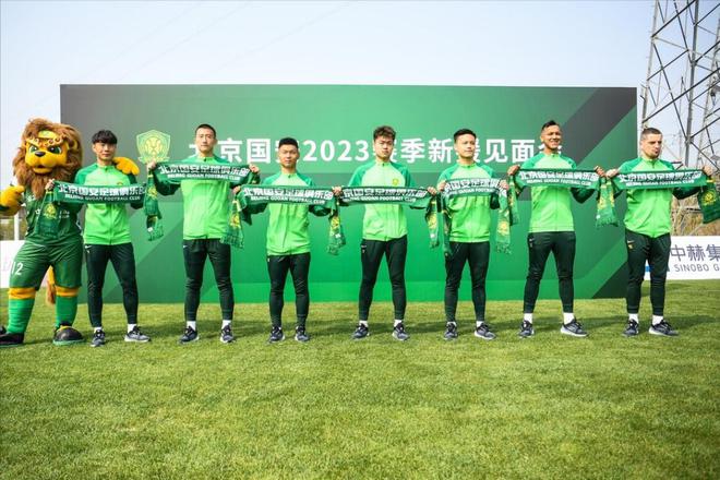 （29岁中超顶级外援）见面8缺1，中超1米9新外援却没来，2天后压轴到队，搭档却先重伤