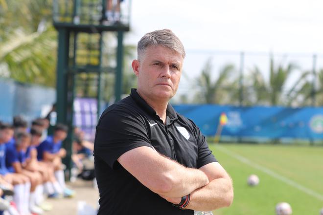 （泰山队佩莱）三镇主帅佩德罗:山东泰山很强 球队对冠军充满渴望