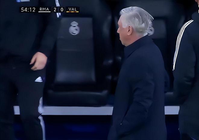 记者：穆里尼奥有望时隔10年重返皇马，不排除齐达内再回归的可能