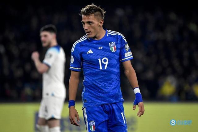 （法兰福克足球队）记者：法兰克福积极推动引进雷特吉，球员价格可能超过1500万欧