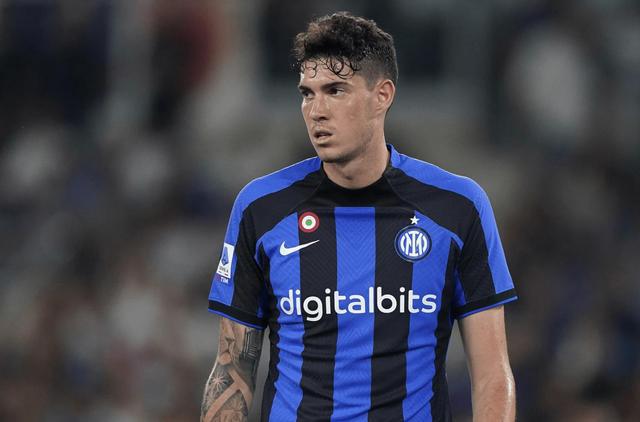 （尤文 巴黎）都体：尤文关注巴斯托尼并问询信息，巴黎和英超球队也有意