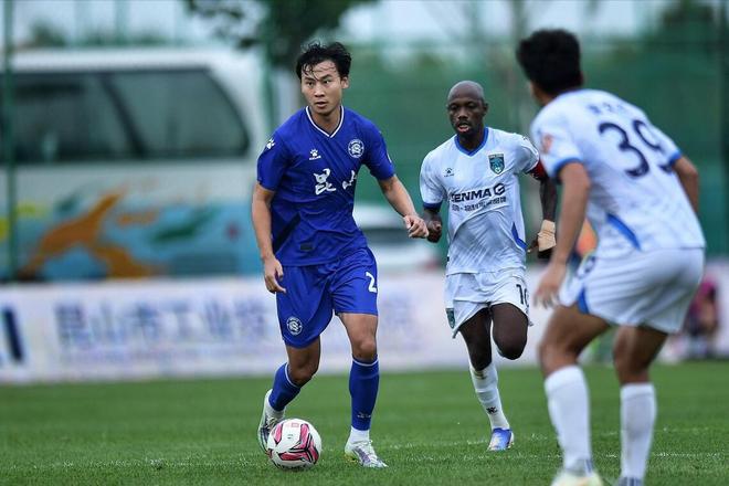 （中超泰山队名单）解散1周后，中超首位“因祸得福”球员出炉，30岁泰山老友签黑马