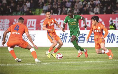 （衢州足球俱乐部）中超老牌球队演绎“衢州有礼”