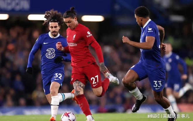 （英超 菜鸡互啄）0-0！英超菜鸡互啄升级版，红蓝大战第4次互交白卷，2粒进球被吹