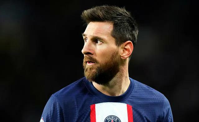 利雅得新月4亿欧年薪报价梅西，大巴黎降薪25%，球王的未来在哪里