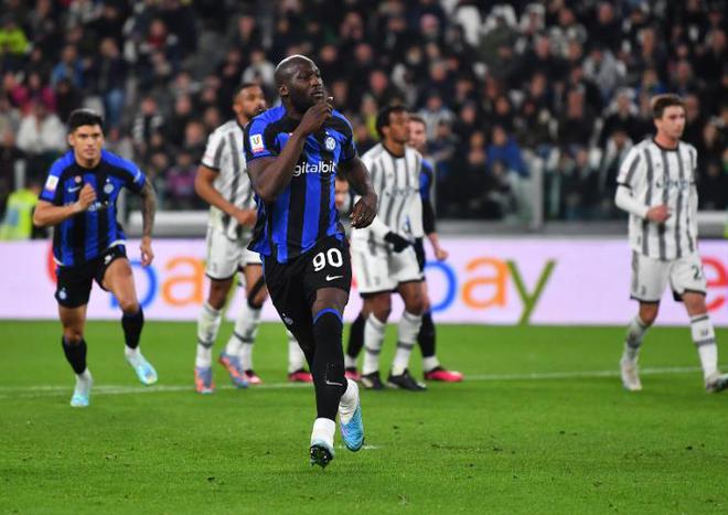 司空见惯！回击种族歧视却被红牌罚下，夸德拉多挥拳打人还装无辜