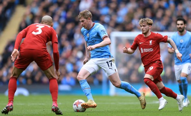 （英超枪手俱乐部）4-1后，英超酿巨变：枪手险胜曼城追19年纪录，蓝狐引路，曼联笑