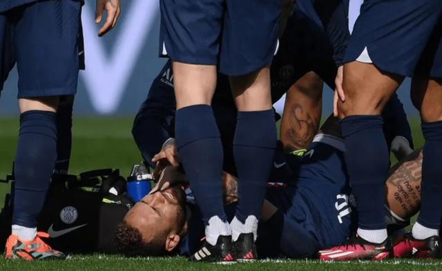 （18年世界杯内马尔受伤）18年为世界杯内马尔伤势加重+现在或过不了体检 切尔西有意