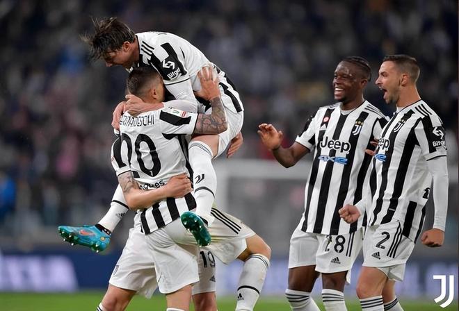 （回归曼联第一季不尽如人意 但博格巴真的应该留在尤文?）出场35分钟，躺赚1000万！曼联弃将博格巴坑死尤文