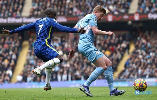 罗马诺：切尔西对坎特的态度非常满意，关于新协议的谈判正在进行