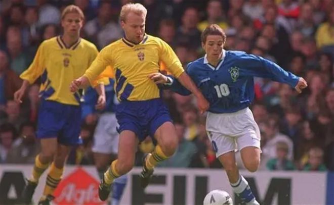 22岁就成为巴西中场核心，26岁却被马竞放弃，矮脚虎一步错步步错