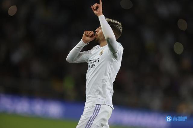 巴尔韦德：本泽马是我们所有人的标杆 最重要的是晋级