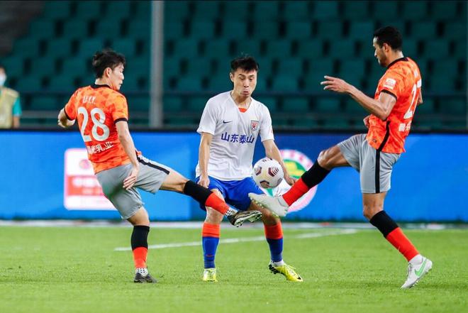 （记者列举4点原因 解释为何泰山中超第5轮没延期）泰山第7笔引援杀出黑马，29岁名将没来+中超第14又活了+3天大结局