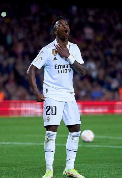 （本泽马皇马进球）4-0！国家德比一边倒：本泽马连场戴帽，皇马客场大胜跻身决赛