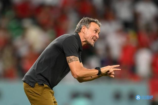 （切尔西换帅兰帕德）卫报：切尔西将与恩里克展开谈判，兰帕德是临时主帅候选