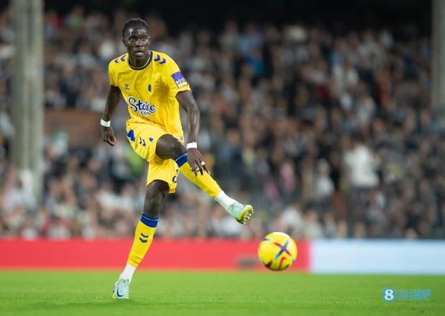 （阿森纳 埃杜）比媒：阿森纳有意阿马杜-奥纳纳，埃弗顿要价6150万镑