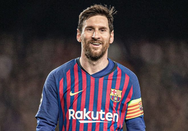 （诺坎普是巴萨的吗）诺坎普震撼1幕：数万巴萨球迷高喊+膜拜梅西！致敬球王