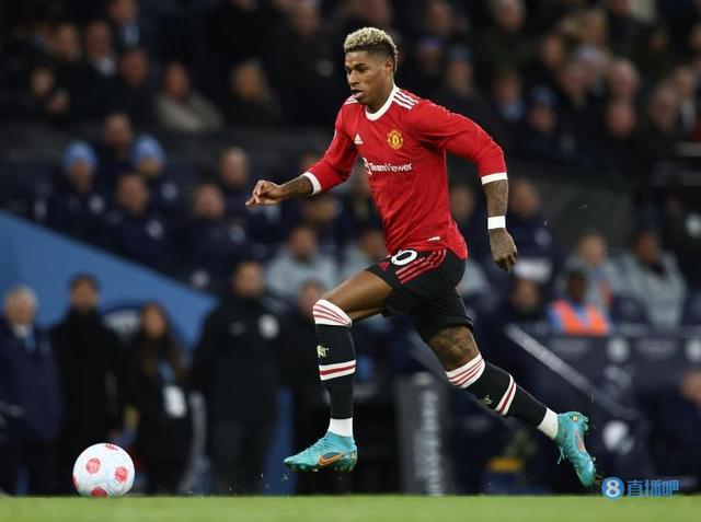 (拉什福德曼联进球数)拉什福德本赛季主场打进19球,自11/12赛季鲁尼之后曼联球员最多