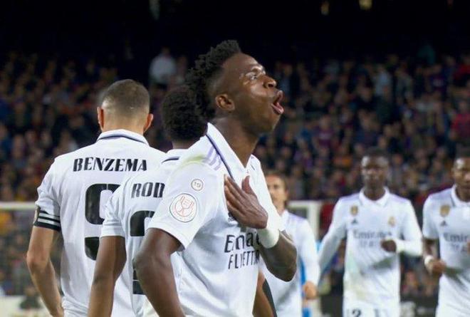 （皇马惨遭双杀）3-0领先！皇马仍不收手，1.2亿巨星杀人诛心，制造60年奇景