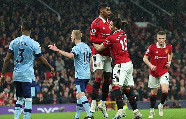 （英超纽卡对热刺）1-0！5-1！英超争四新局面：纽卡曼联领先3分，热刺5天2场生死战