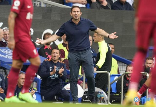 （切尔西夺冠 兰帕德）记者：若兰帕德率队赢得欧冠冠军，切尔西面临的是很好的问题