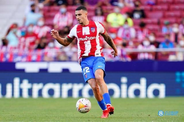 (amani西蒙斯)阿斯:西蒙尼把埃尔莫索改造成中场,位置前移与科克组双后腰