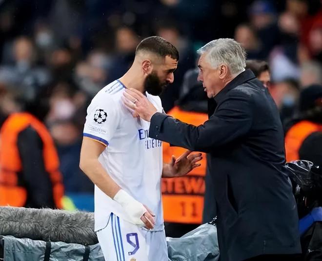 与皇马斗智斗勇，3冠名帅酿取代安帅，蓝军热刺绝望，巴萨鼓掌