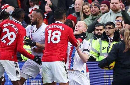 （曼联阿森纳群殴）曼联超阿森纳成为本赛季被罚款最多的球队，总计20.2万镑