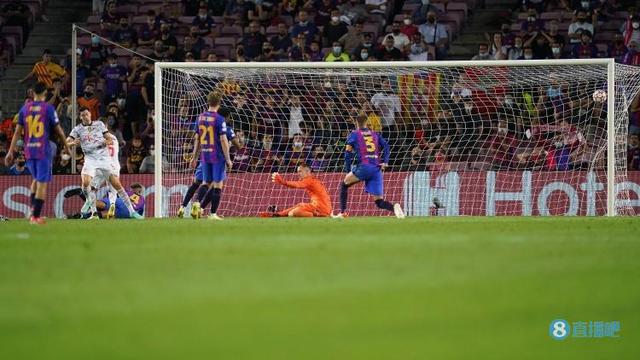 阿斯:诺坎普成为巴萨欧战之殇,近几个赛季的主场战绩非常糟糕