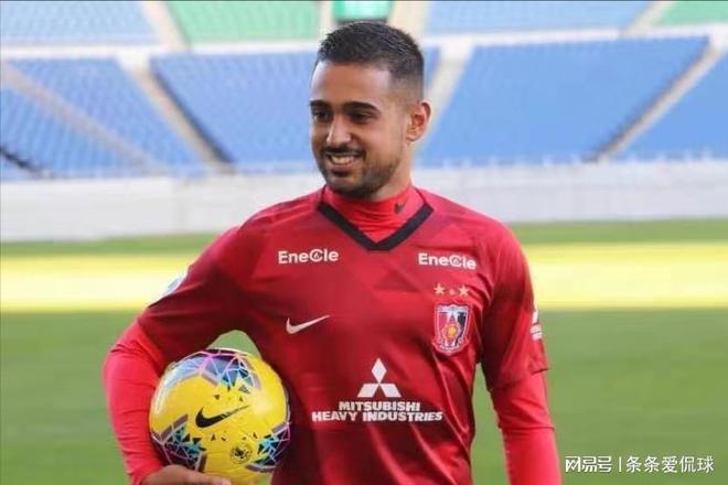 中超4消息！莱昂纳多加盟亚泰，申花多面手离队，中甲新军签戴琳