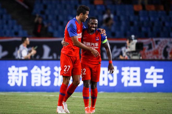 泰山1米74新援2天后大战，5年飙57球+2年首秀，郝伟奇兵PK中超第1