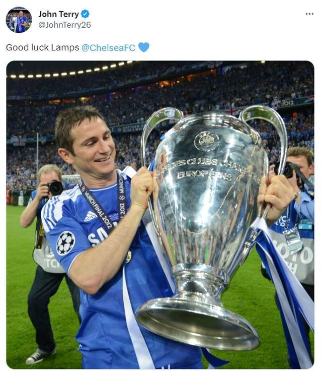 （特里和兰帕德谁是队长）特里晒兰帕德手捧欧冠奖杯照片，并配文：祝你好运