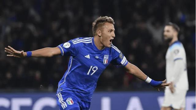 (特雷莱尔斯 马刺)雷特吉:非常愿意去意甲踢球;马拉多纳和梅西都是历史最佳