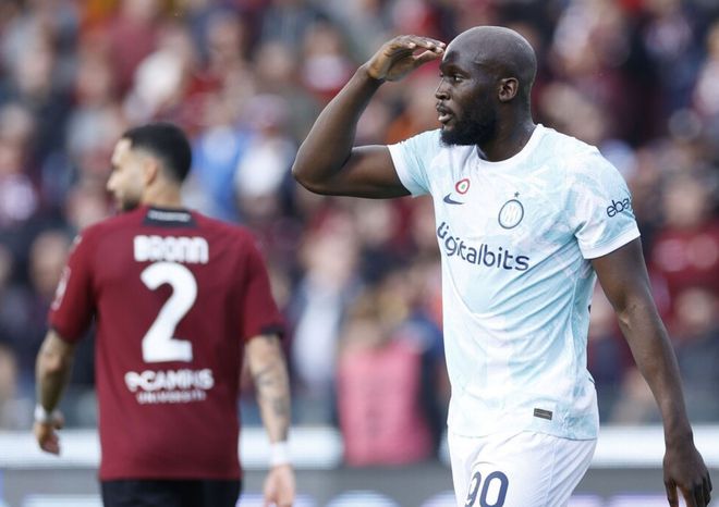 （卢卡库 进球）冷门！3分变1分，卢卡库5射门0进球，小因扎吉又搞砸了