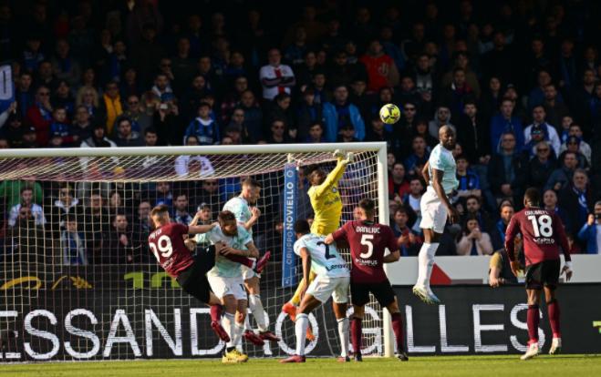 1-1！因扎吉葬送好局，国米6场不胜，欧冠四强战前暴露致命软肋！