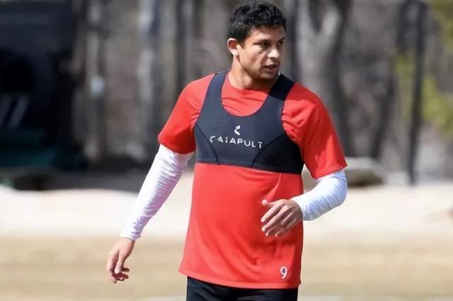 （艾克森足球）状态火爆！艾克森热身赛破门：这都进不了扬科维奇的国足？