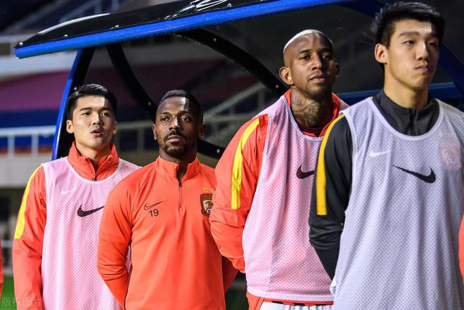 （广州队 泰山队）广州队两名旧将转投泰山队！25岁门将在列，都曾入选国足名单