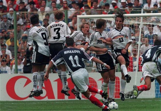 24岁是业余球员，28岁成德国标王，二进宫多特的多面手被出身耽误