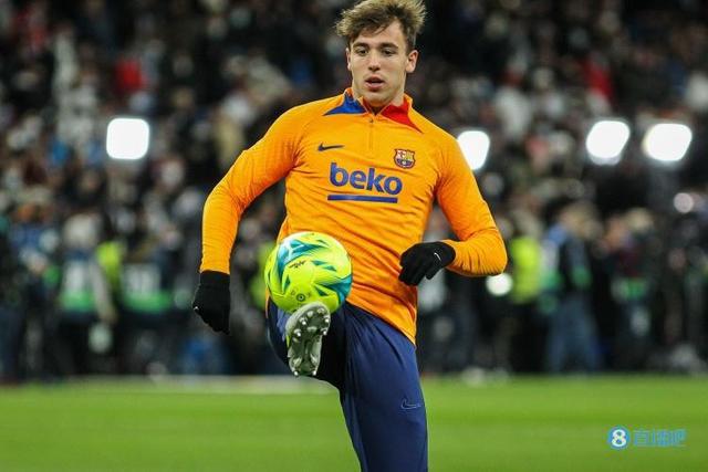 （塞维利亚 巴萨）西媒：塞维利亚有意引进尼科，巴萨愿意将球员出售